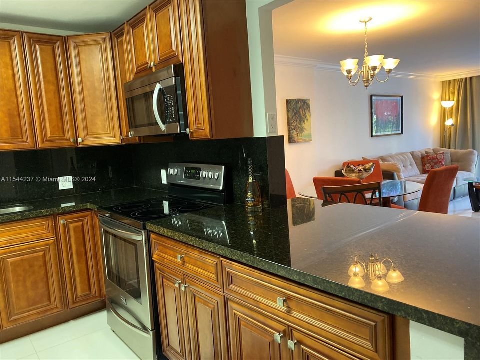 For Sale: $265,533 (1 beds, 2 baths, 1066 Square Feet)