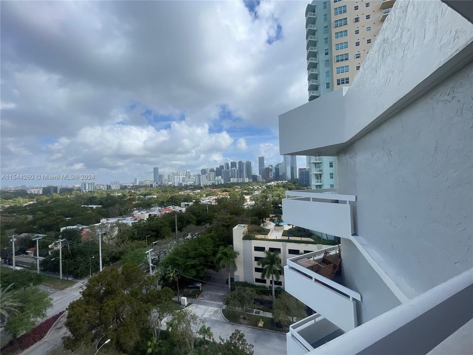 For Sale: $589,900 (2 beds, 2 baths, 1145 Square Feet)