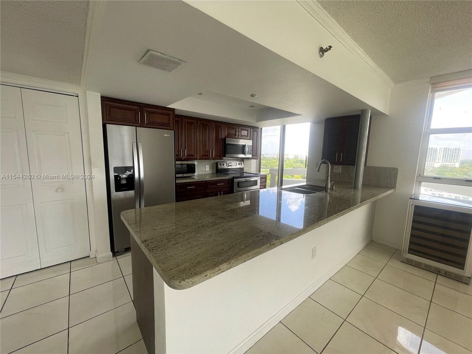 For Sale: $589,900 (2 beds, 2 baths, 1145 Square Feet)