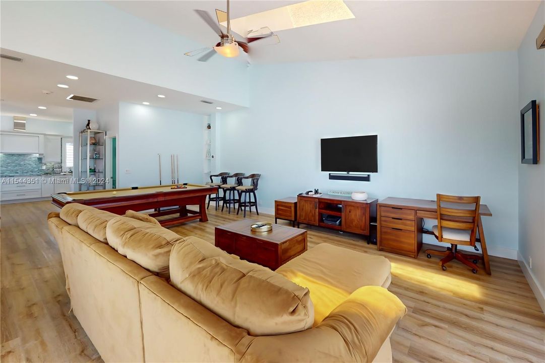 For Sale: $2,300,000 (2 beds, 2 baths, 2454 Square Feet)