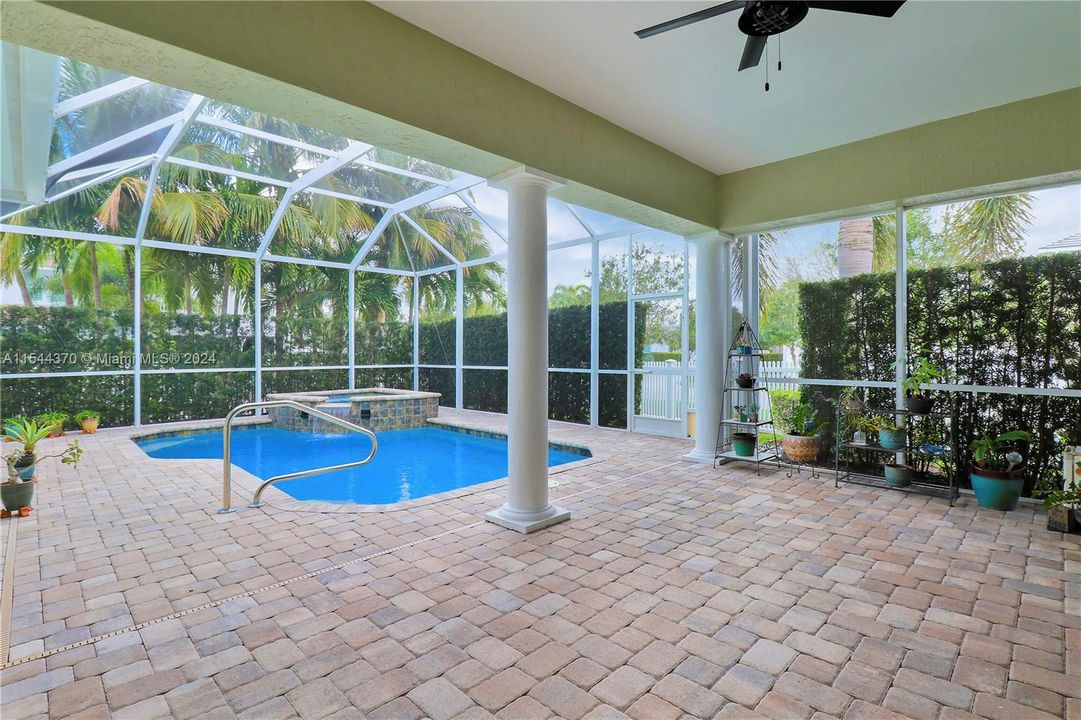 Large Outdoor Dining Patio