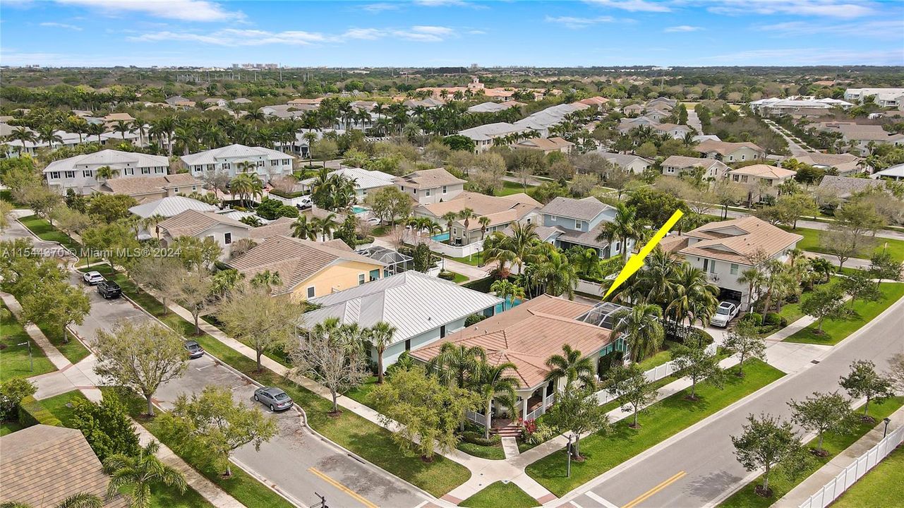 Recently Sold: $1,099,900 (3 beds, 2 baths, 1795 Square Feet)