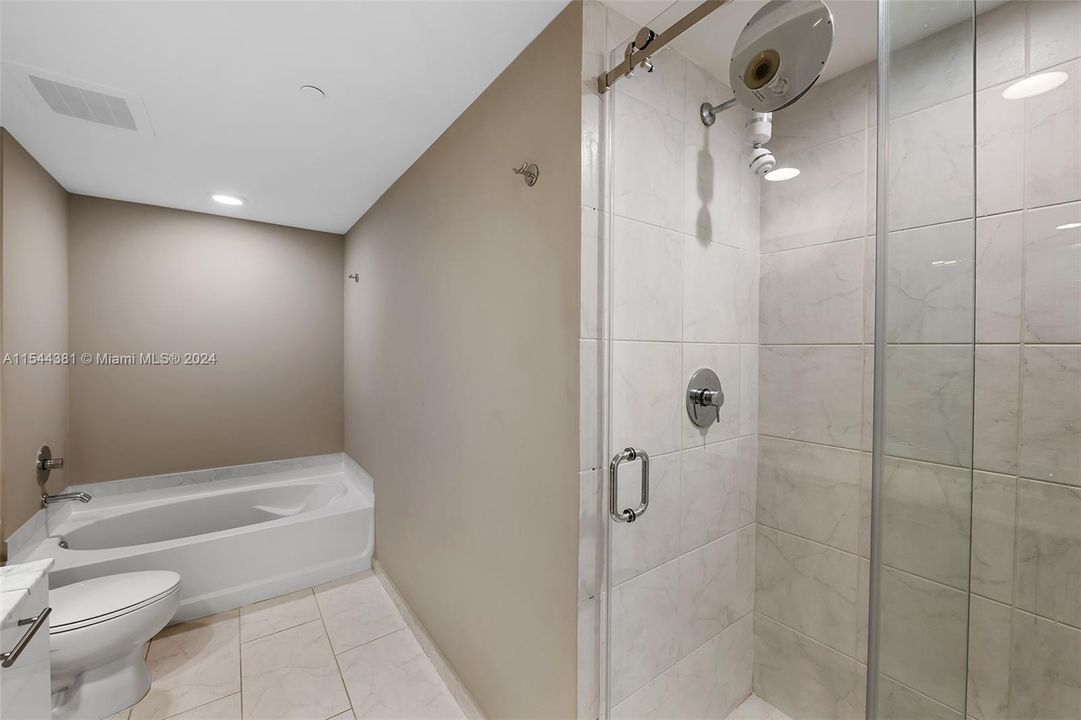 待售: $699,000 (2 贝兹, 2 浴室, 1113 平方英尺)