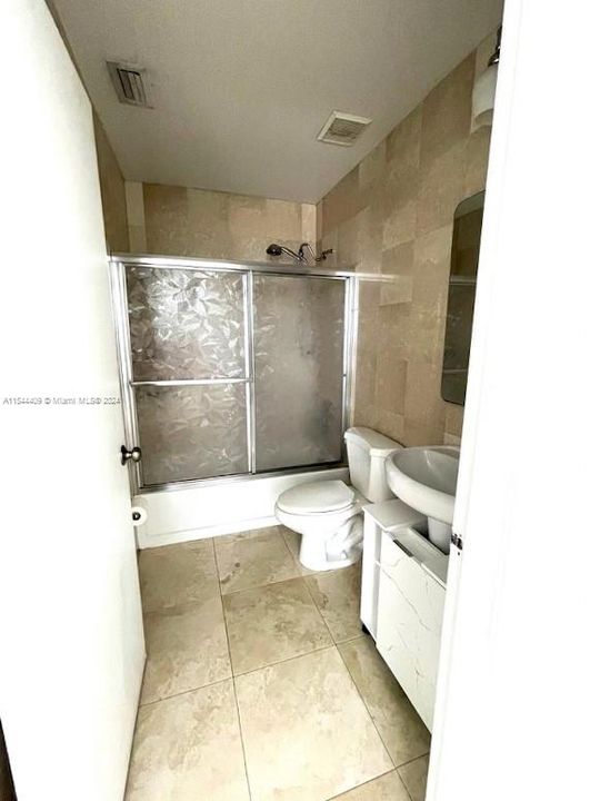 Recently Sold: $249,900 (2 beds, 2 baths, 830 Square Feet)