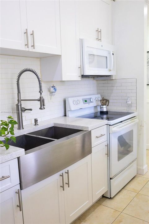 Recently Sold: $249,900 (2 beds, 2 baths, 830 Square Feet)