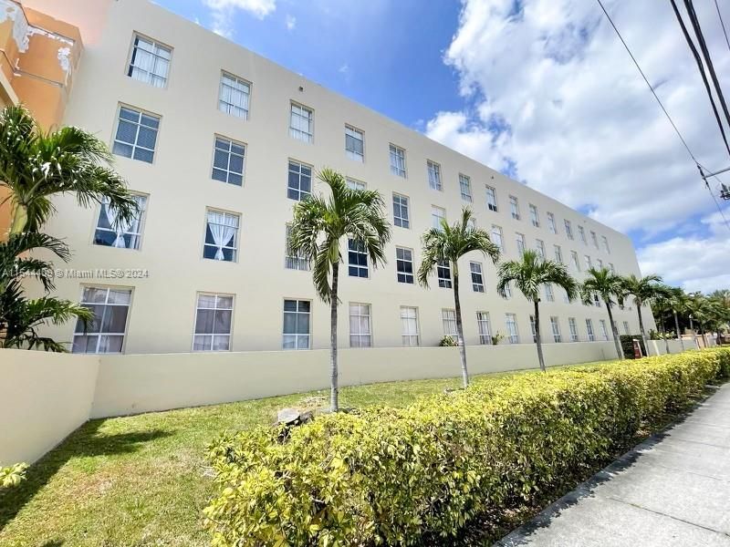 Recently Sold: $249,900 (2 beds, 2 baths, 830 Square Feet)