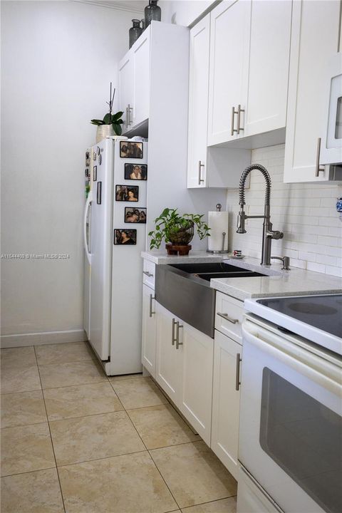 Recently Sold: $249,900 (2 beds, 2 baths, 830 Square Feet)