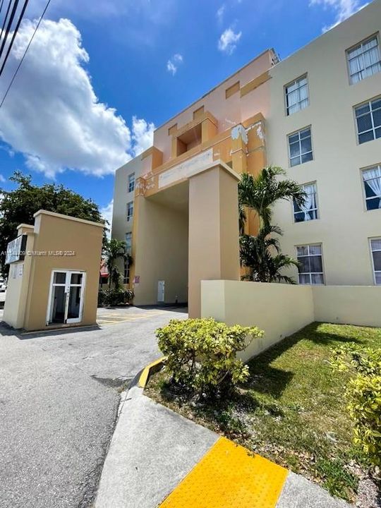 Recently Sold: $249,900 (2 beds, 2 baths, 830 Square Feet)