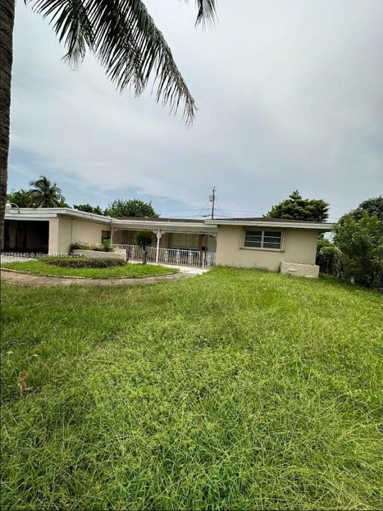 Active With Contract: $215,000 (3 beds, 2 baths, 1943 Square Feet)