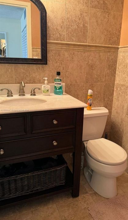 For Sale: $315,000 (1 beds, 1 baths, 767 Square Feet)