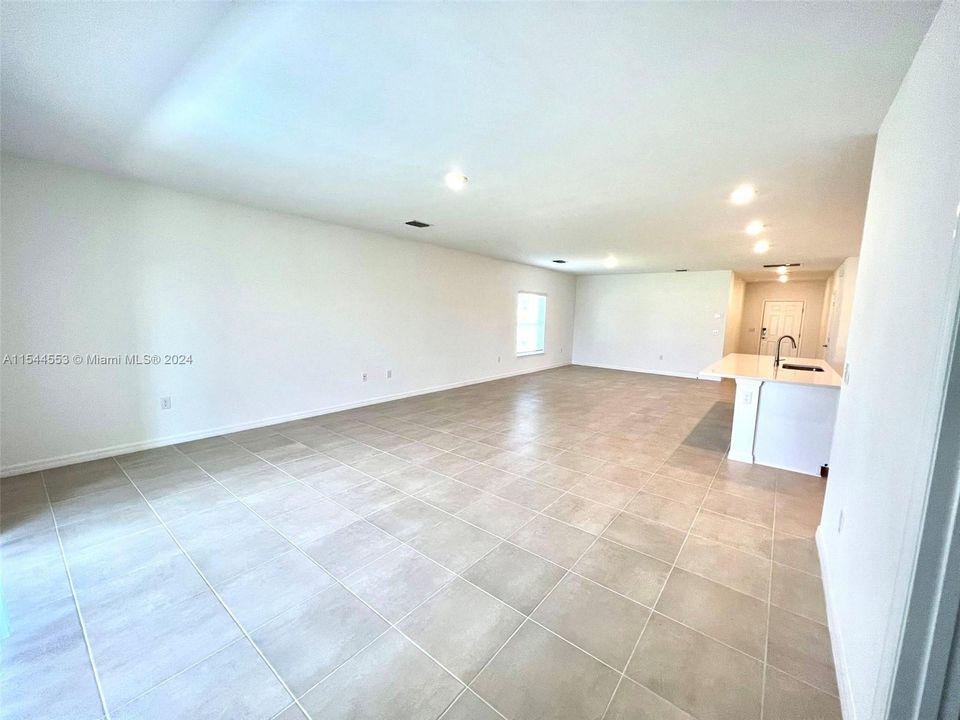 For Rent: $2,750 (4 beds, 3 baths, 0 Square Feet)