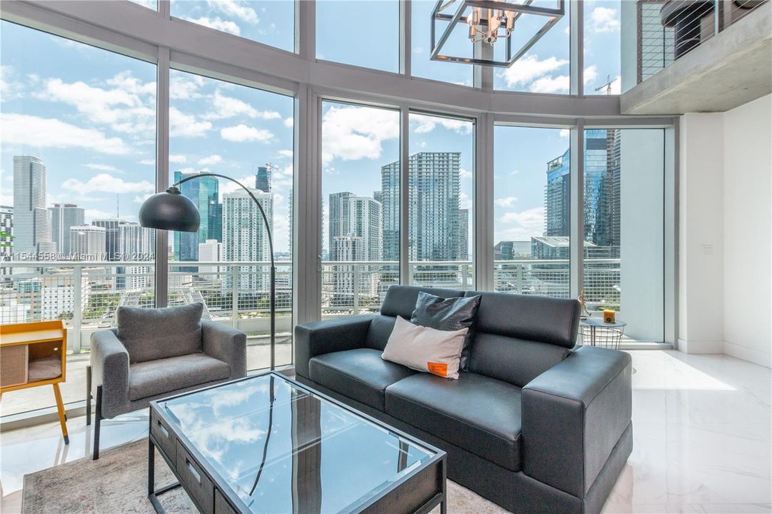 Recently Sold: $724,999 (2 beds, 2 baths, 1337 Square Feet)