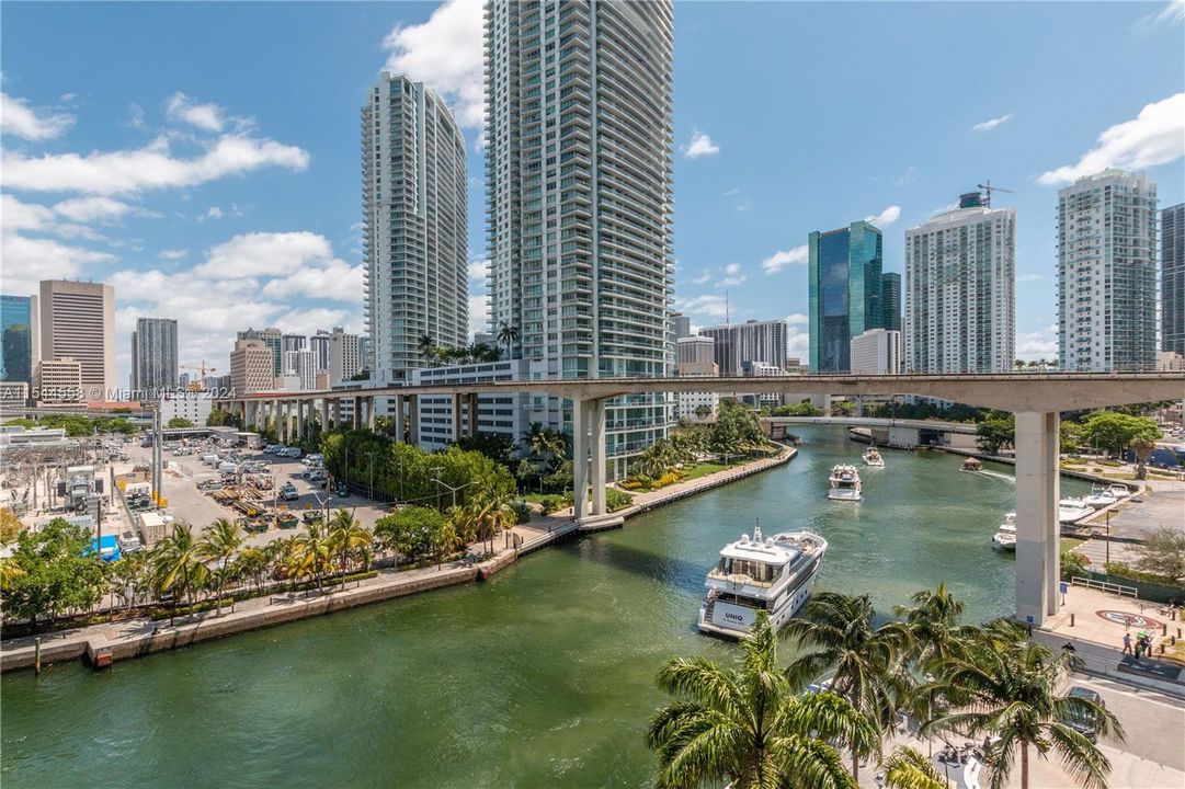 Recently Sold: $724,999 (2 beds, 2 baths, 1337 Square Feet)