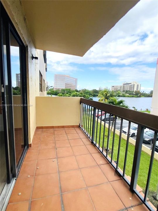 2nd balcony with water view too