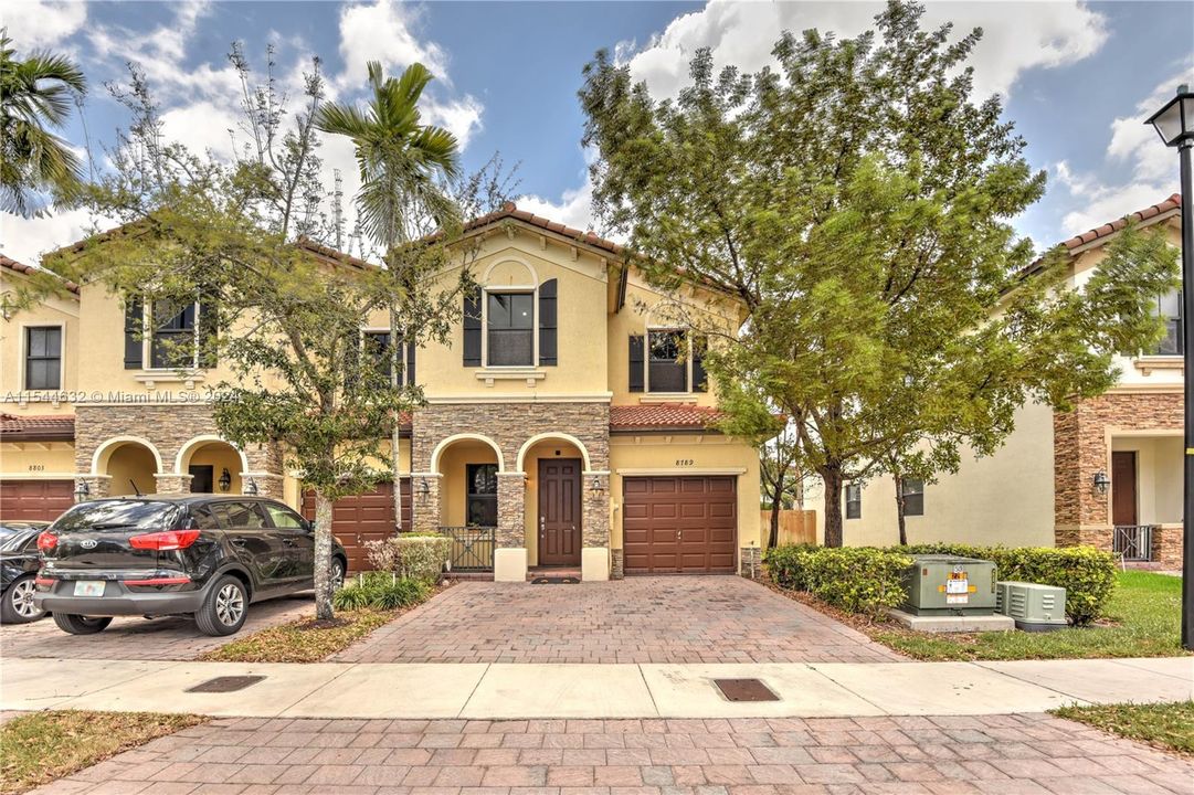 Active With Contract: $645,000 (4 beds, 3 baths, 1783 Square Feet)