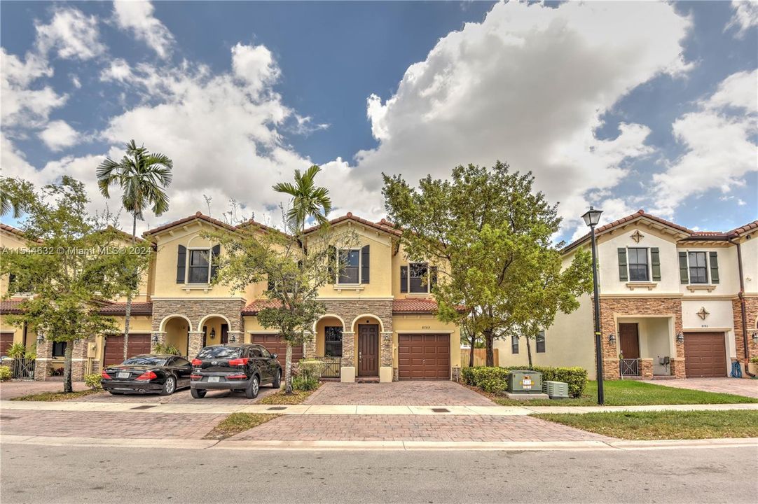 Active With Contract: $645,000 (4 beds, 3 baths, 1783 Square Feet)