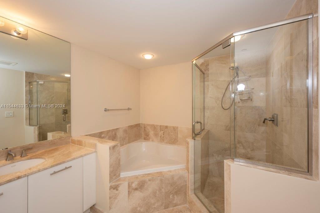 最近租的: $3,300 (2 贝兹, 2 浴室, 1331 平方英尺)
