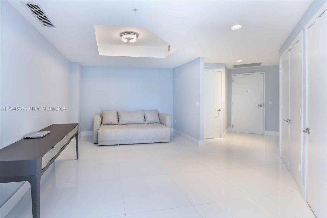 For Sale: $1,290,000 (2 beds, 2 baths, 1999 Square Feet)