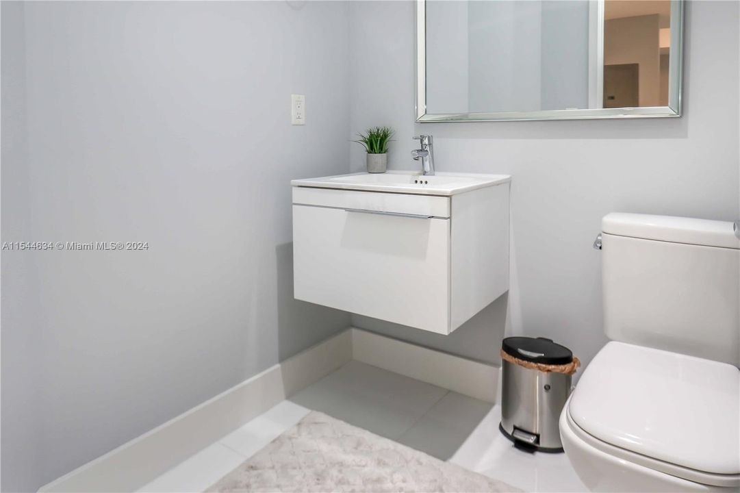 For Sale: $1,290,000 (2 beds, 2 baths, 1999 Square Feet)