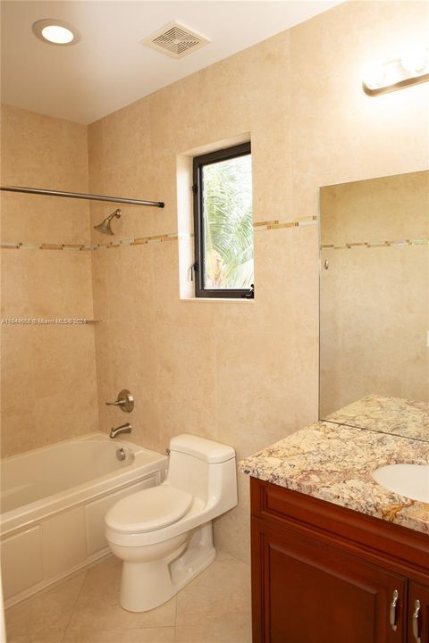 Vendido Recientemente: $3,599,000 (6 camas, 6 baños, 7402 Pies cuadrados)