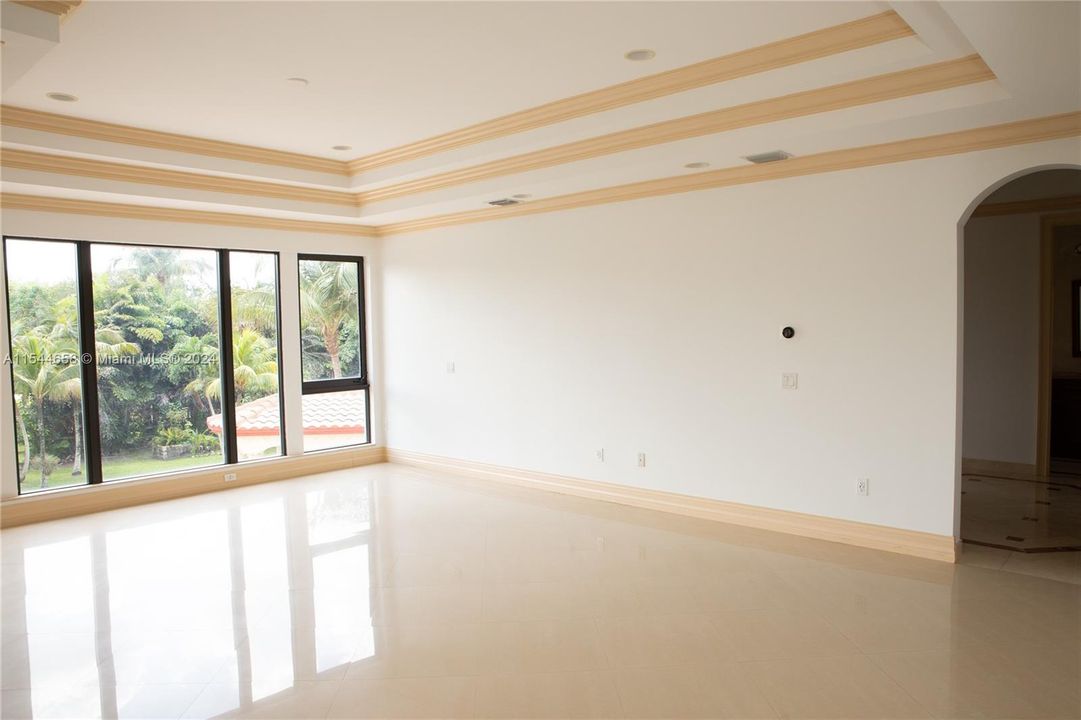 Vendido Recientemente: $3,599,000 (6 camas, 6 baños, 7402 Pies cuadrados)