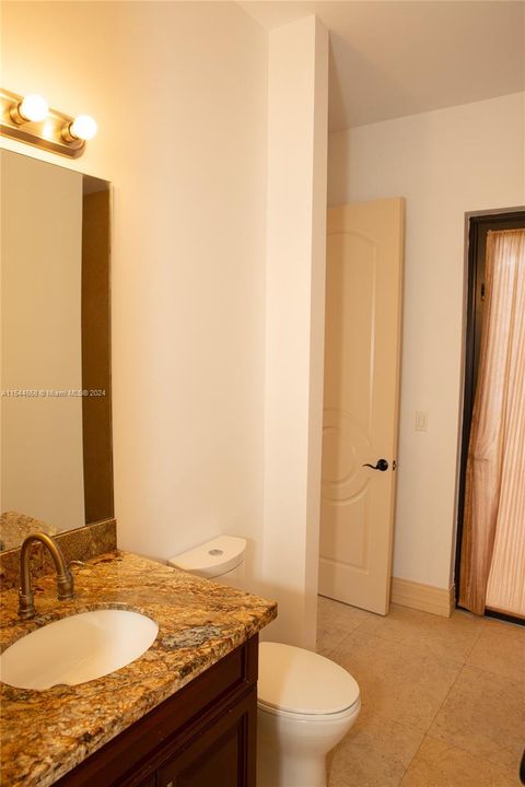 Vendido Recientemente: $3,599,000 (6 camas, 6 baños, 7402 Pies cuadrados)