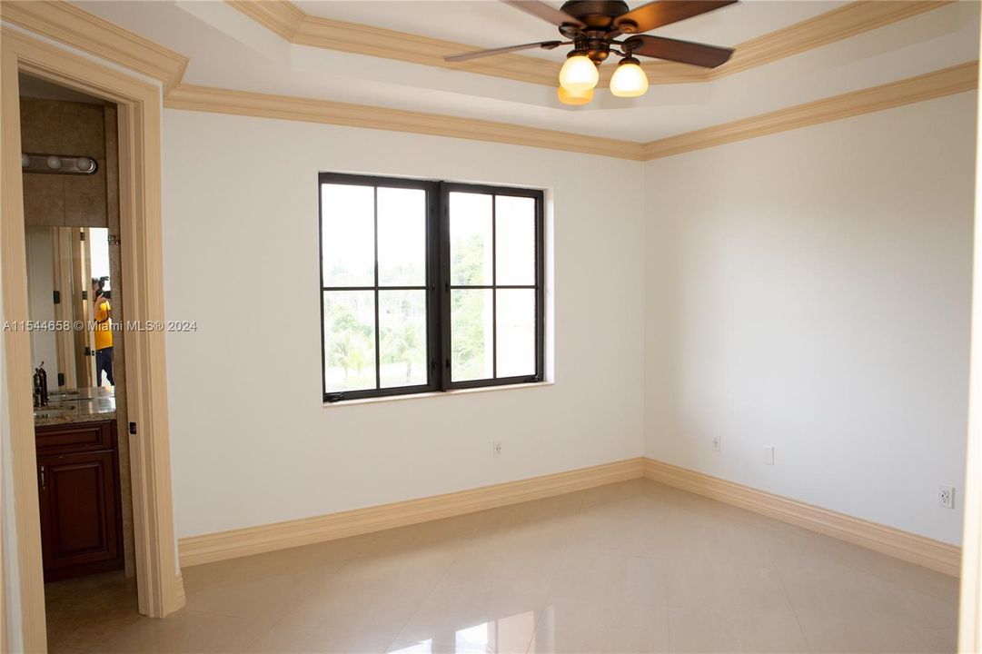 Vendido Recientemente: $3,599,000 (6 camas, 6 baños, 7402 Pies cuadrados)