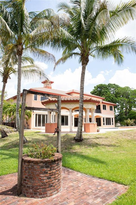 Vendido Recientemente: $3,599,000 (6 camas, 6 baños, 7402 Pies cuadrados)