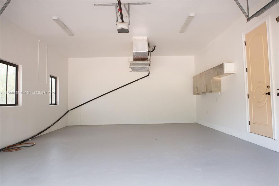 Vendido Recientemente: $3,599,000 (6 camas, 6 baños, 7402 Pies cuadrados)