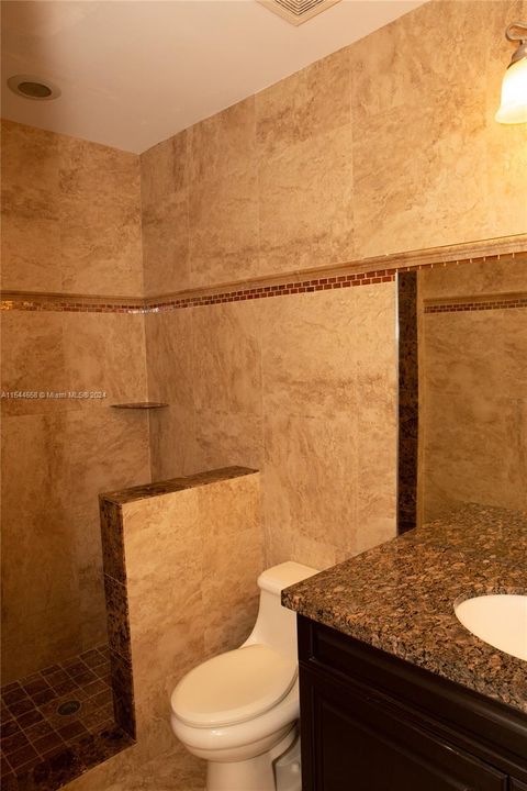 Vendido Recientemente: $3,599,000 (6 camas, 6 baños, 7402 Pies cuadrados)