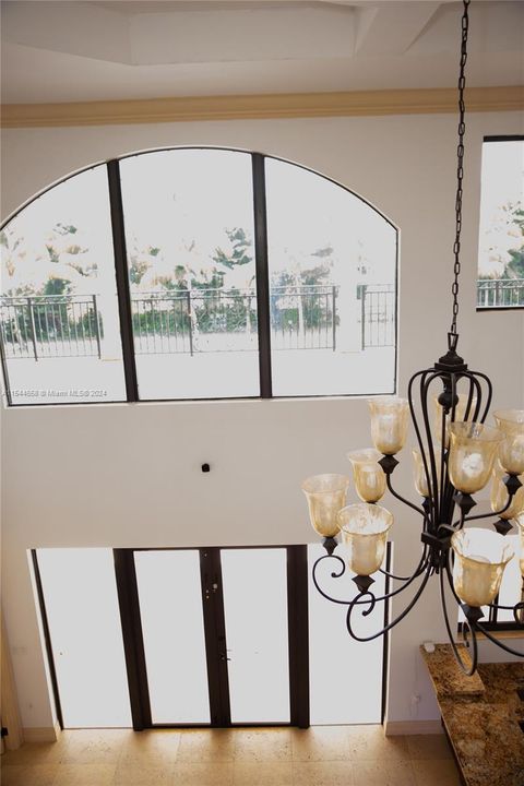 Vendido Recientemente: $3,599,000 (6 camas, 6 baños, 7402 Pies cuadrados)