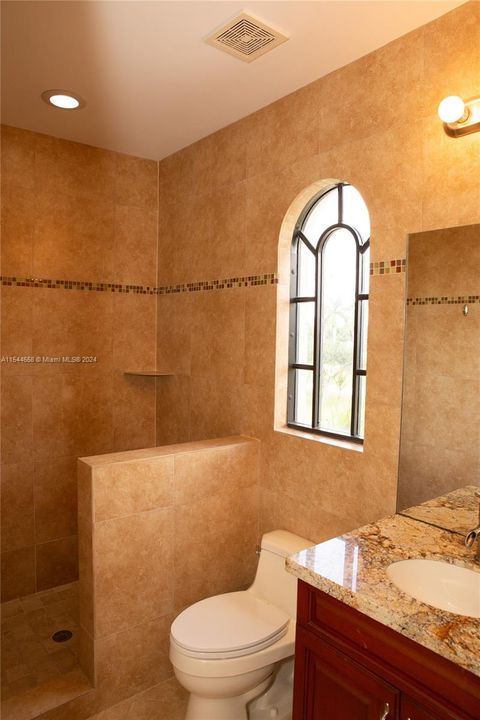 Vendido Recientemente: $3,599,000 (6 camas, 6 baños, 7402 Pies cuadrados)