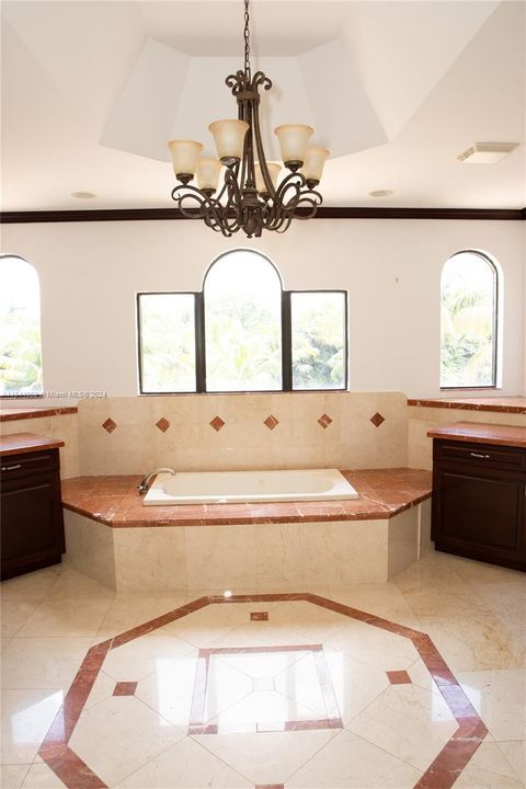 Vendido Recientemente: $3,599,000 (6 camas, 6 baños, 7402 Pies cuadrados)