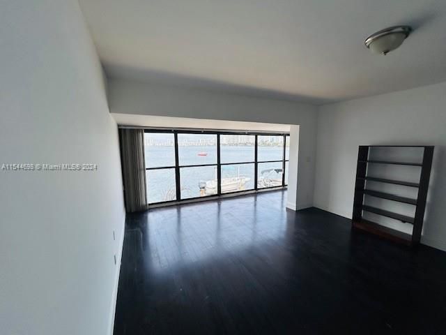 For Sale: $897,500 (3 beds, 2 baths, 1710 Square Feet)