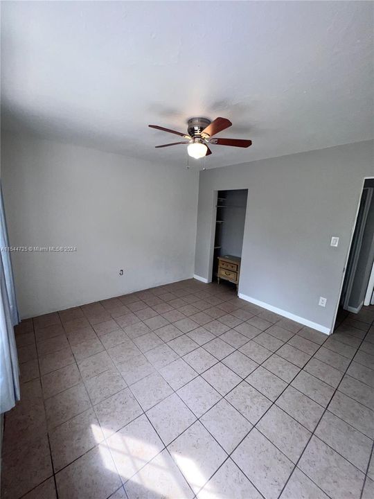 Recently Rented: $1,350 (2 beds, 1 baths, 563 Square Feet)