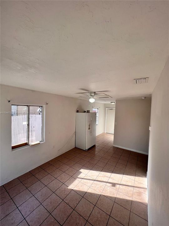 Recently Rented: $1,350 (2 beds, 1 baths, 563 Square Feet)