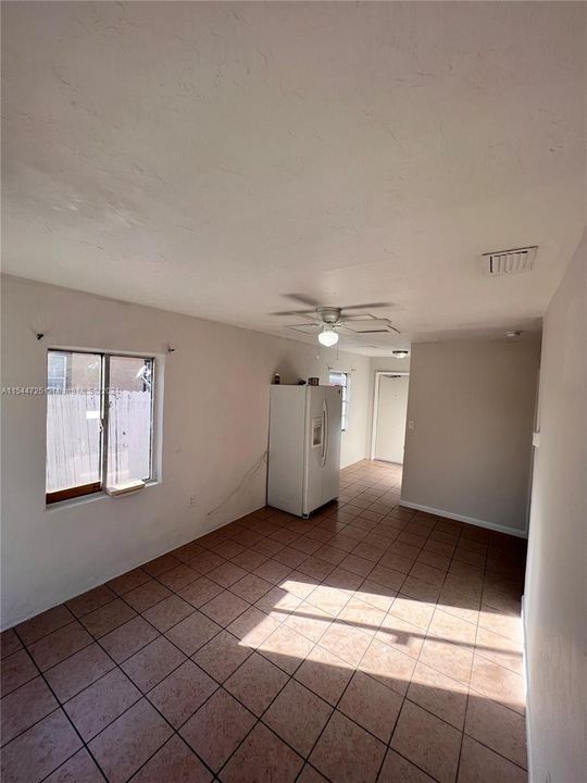 Recently Rented: $1,350 (2 beds, 1 baths, 563 Square Feet)