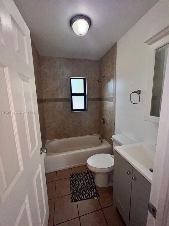 Recently Rented: $1,350 (2 beds, 1 baths, 563 Square Feet)