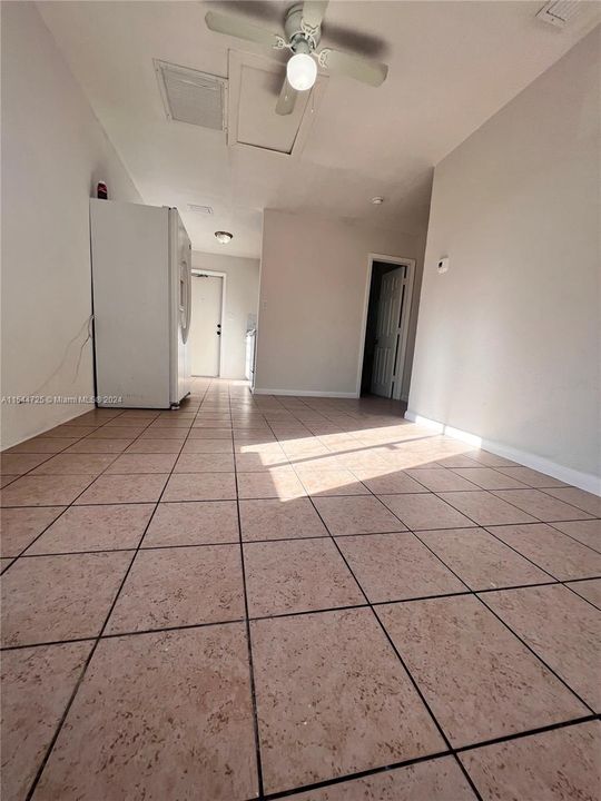 Recently Rented: $1,350 (2 beds, 1 baths, 563 Square Feet)