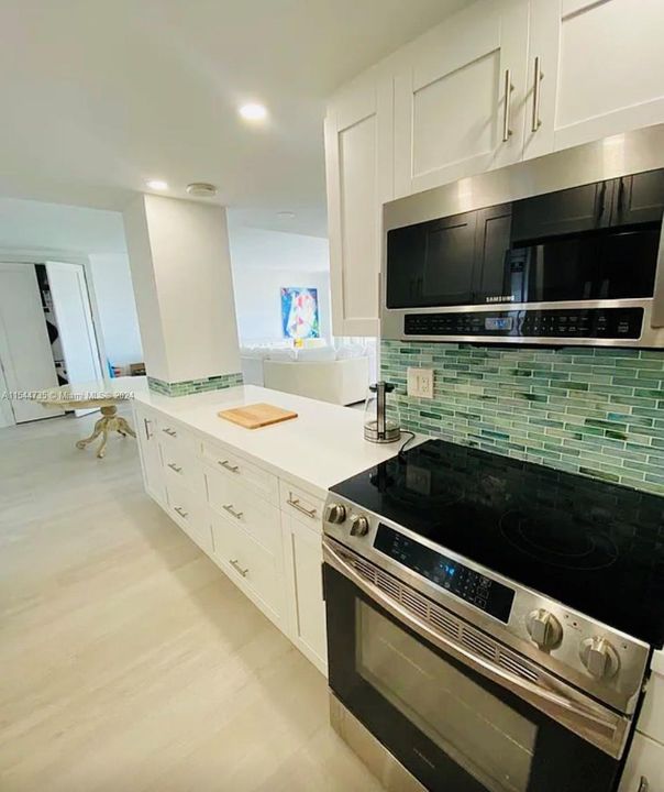 Vendido Recientemente: $799,999 (2 camas, 2 baños, 1188 Pies cuadrados)