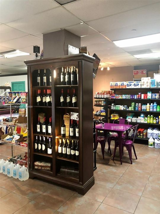mini mart/ coffee shop/ deli