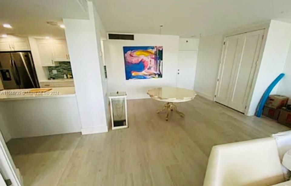 Vendido Recientemente: $799,999 (2 camas, 2 baños, 1188 Pies cuadrados)