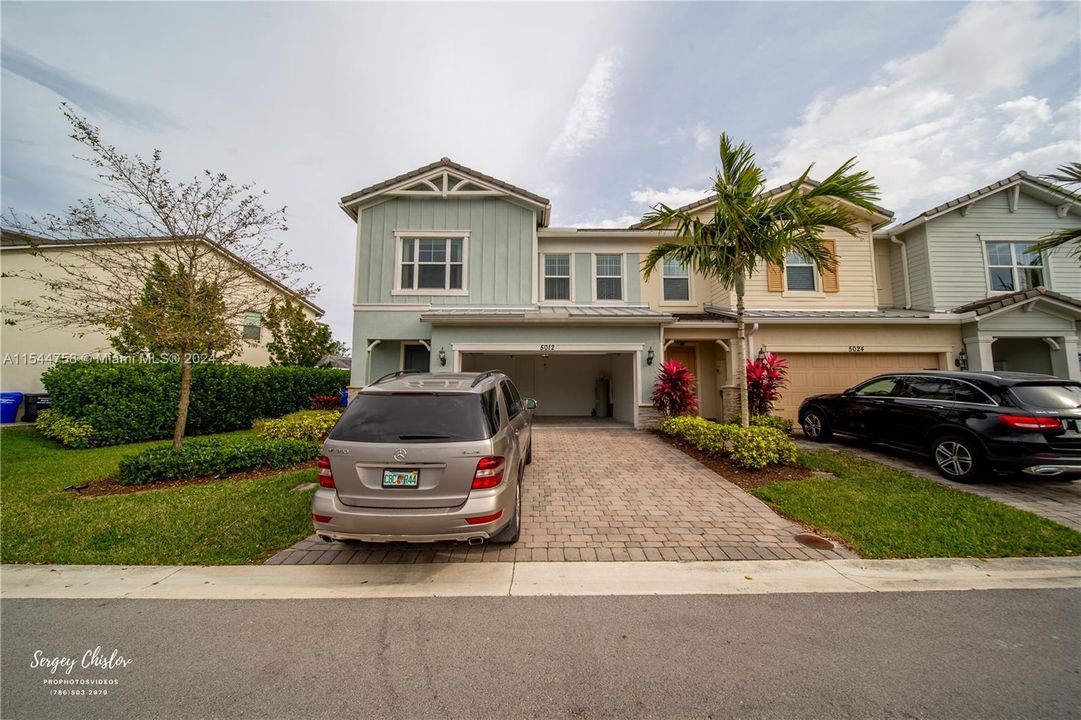 Recently Sold: $750,000 (3 beds, 2 baths, 1769 Square Feet)