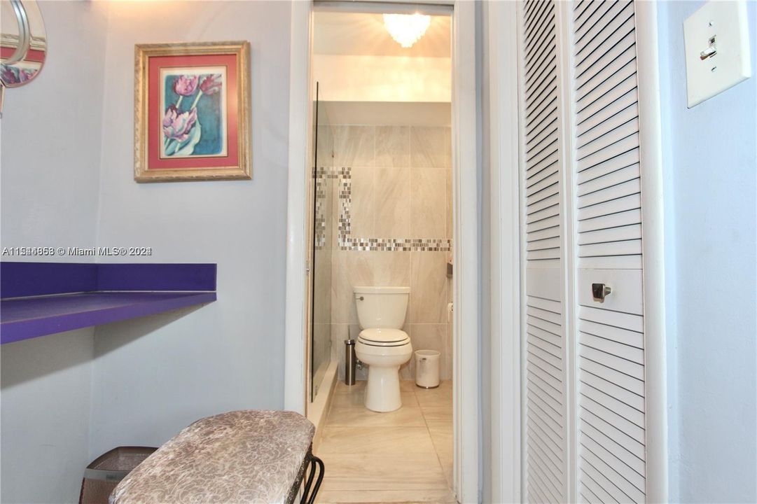 For Sale: $245,000 (2 beds, 1 baths, 965 Square Feet)