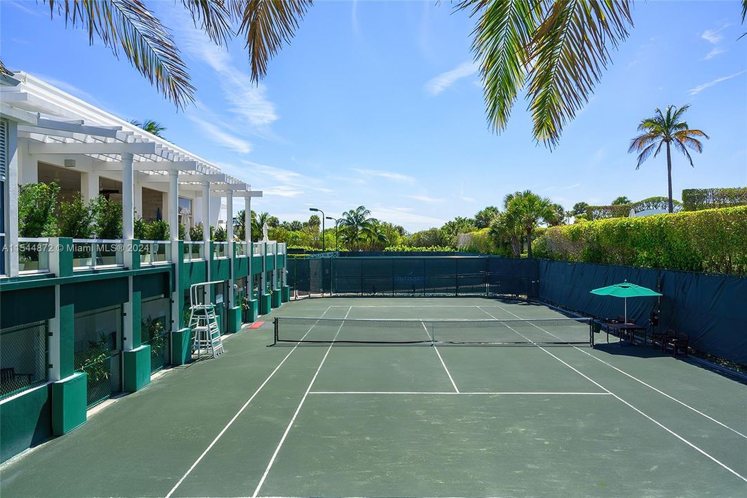 3 clay tennis courts and pro-shop