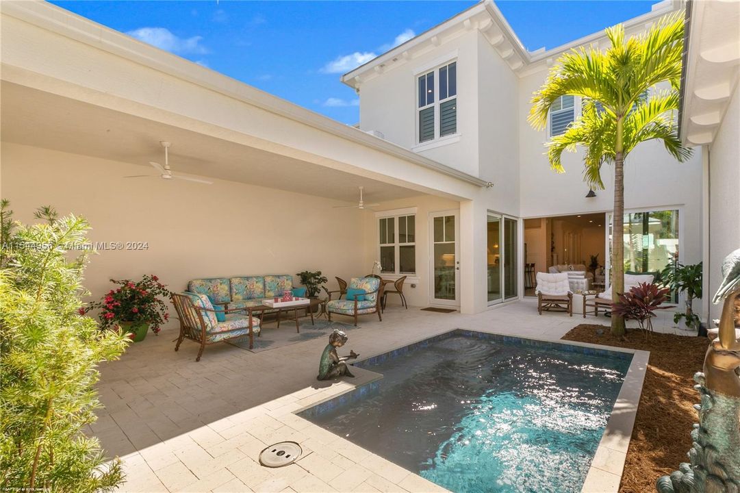 Recently Sold: $1,985,000 (3 beds, 3 baths, 2523 Square Feet)