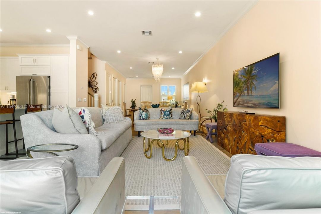 Recently Sold: $1,985,000 (3 beds, 3 baths, 2523 Square Feet)