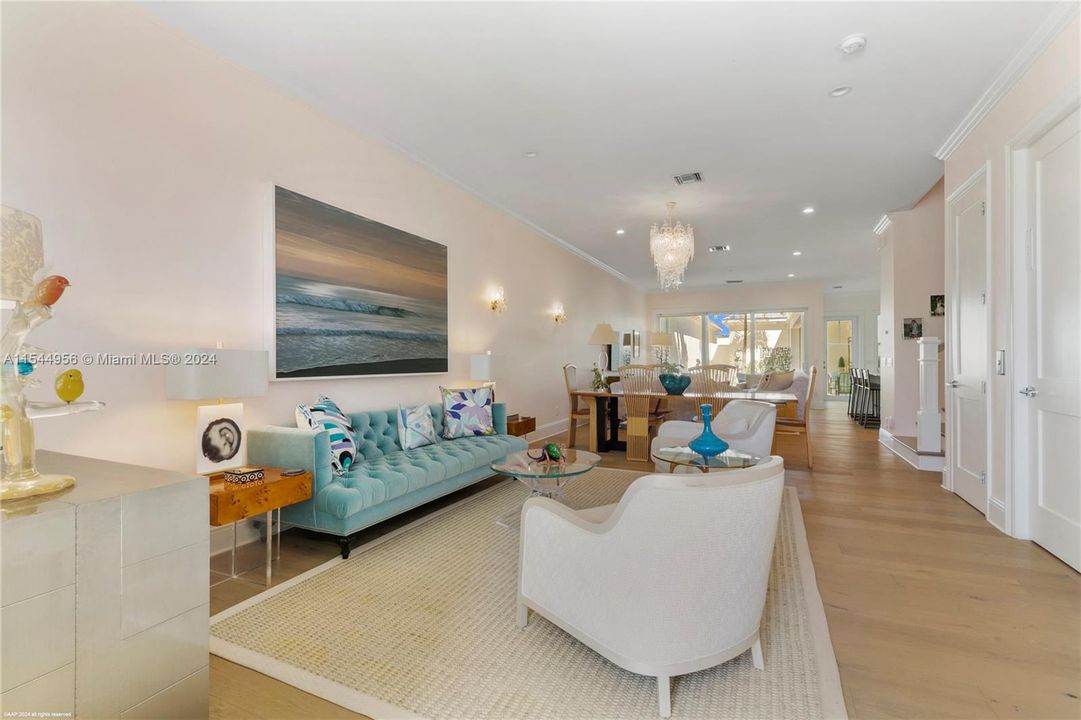 Recently Sold: $1,985,000 (3 beds, 3 baths, 2523 Square Feet)