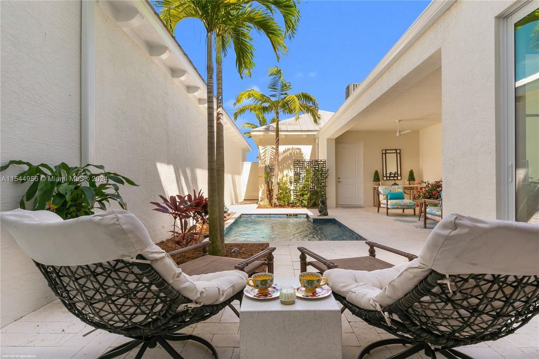 Recently Sold: $1,985,000 (3 beds, 3 baths, 2523 Square Feet)