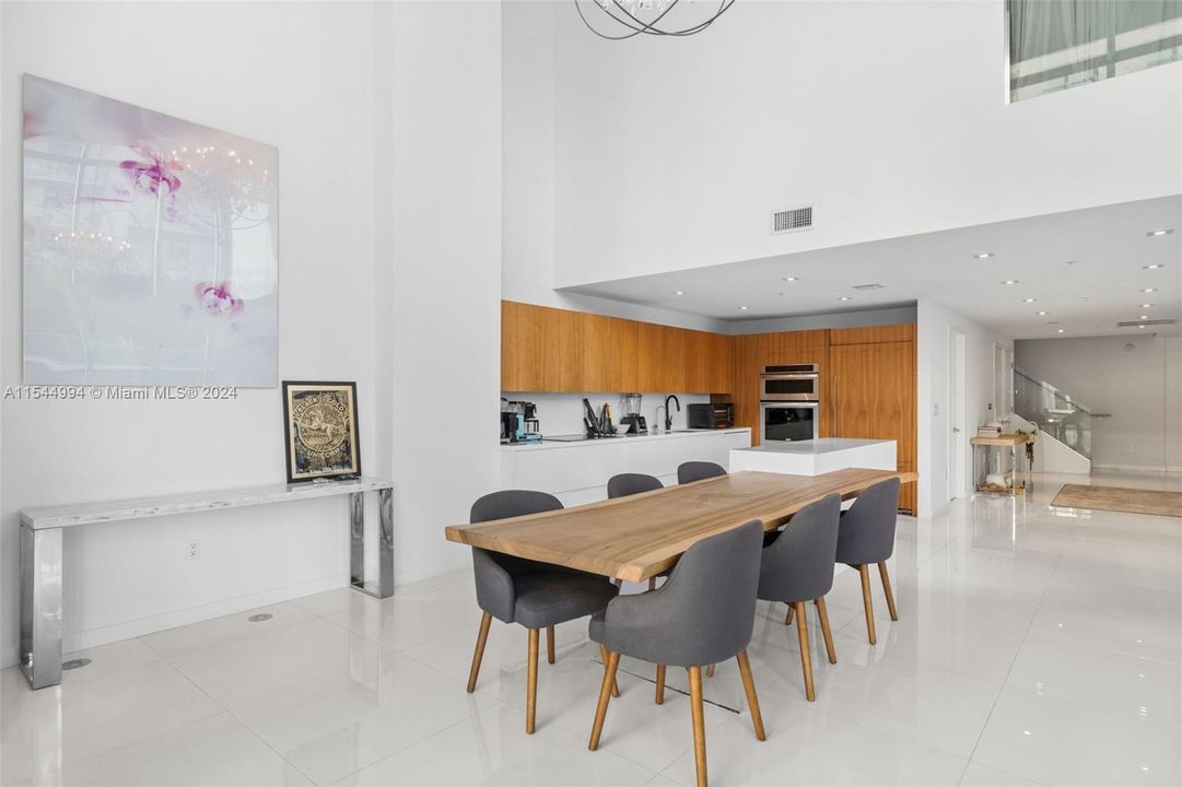 Active With Contract: $2,650,000 (3 beds, 4 baths, 3234 Square Feet)